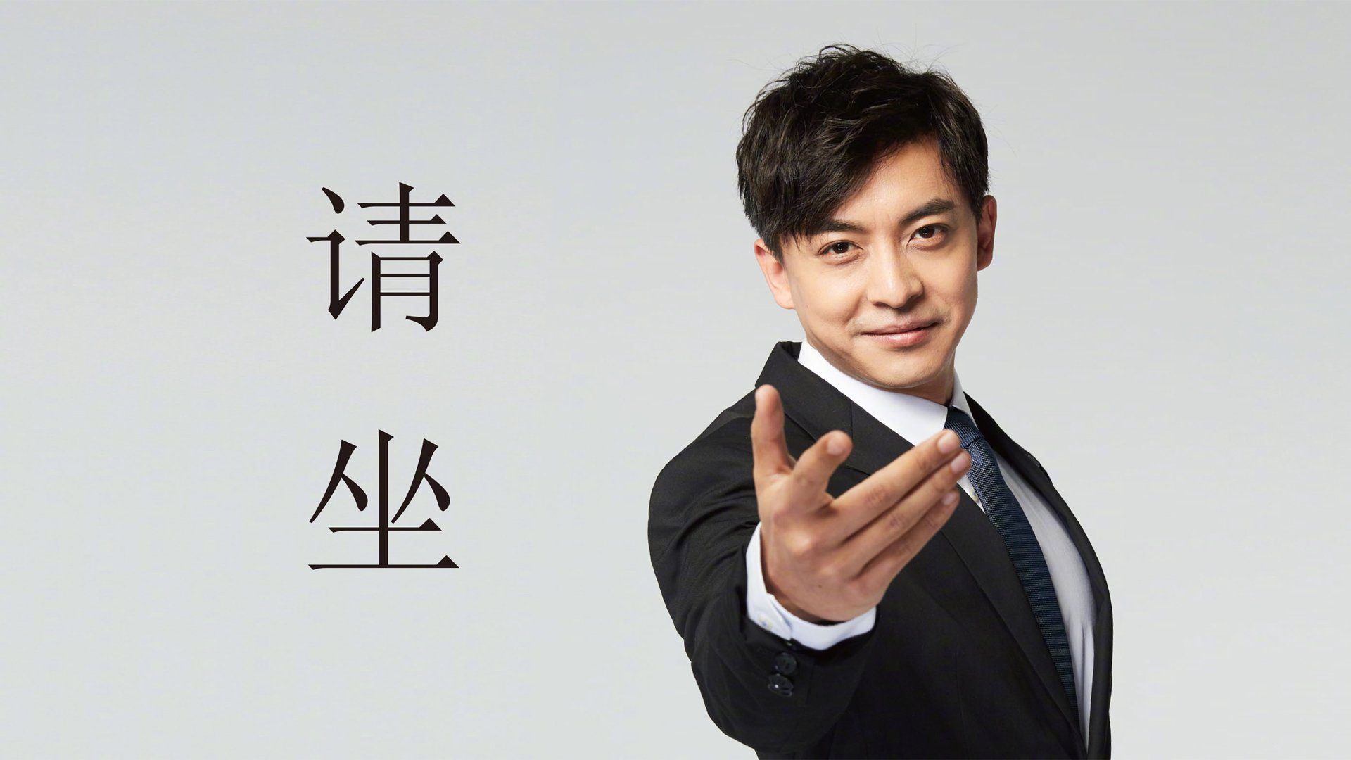 墨西哥骑手费德里科·费尔南德斯在巴黎奥运会上与“Contago”马匹共同夺得障碍赛银牌，展现默契配合。