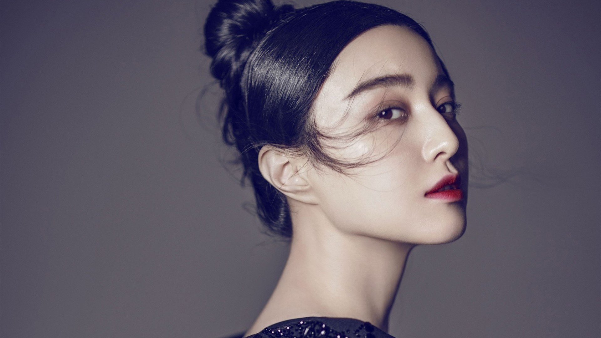 国际足球巨星加盟中超引发热议，国际足球巨星加盟中超引发热议的原因