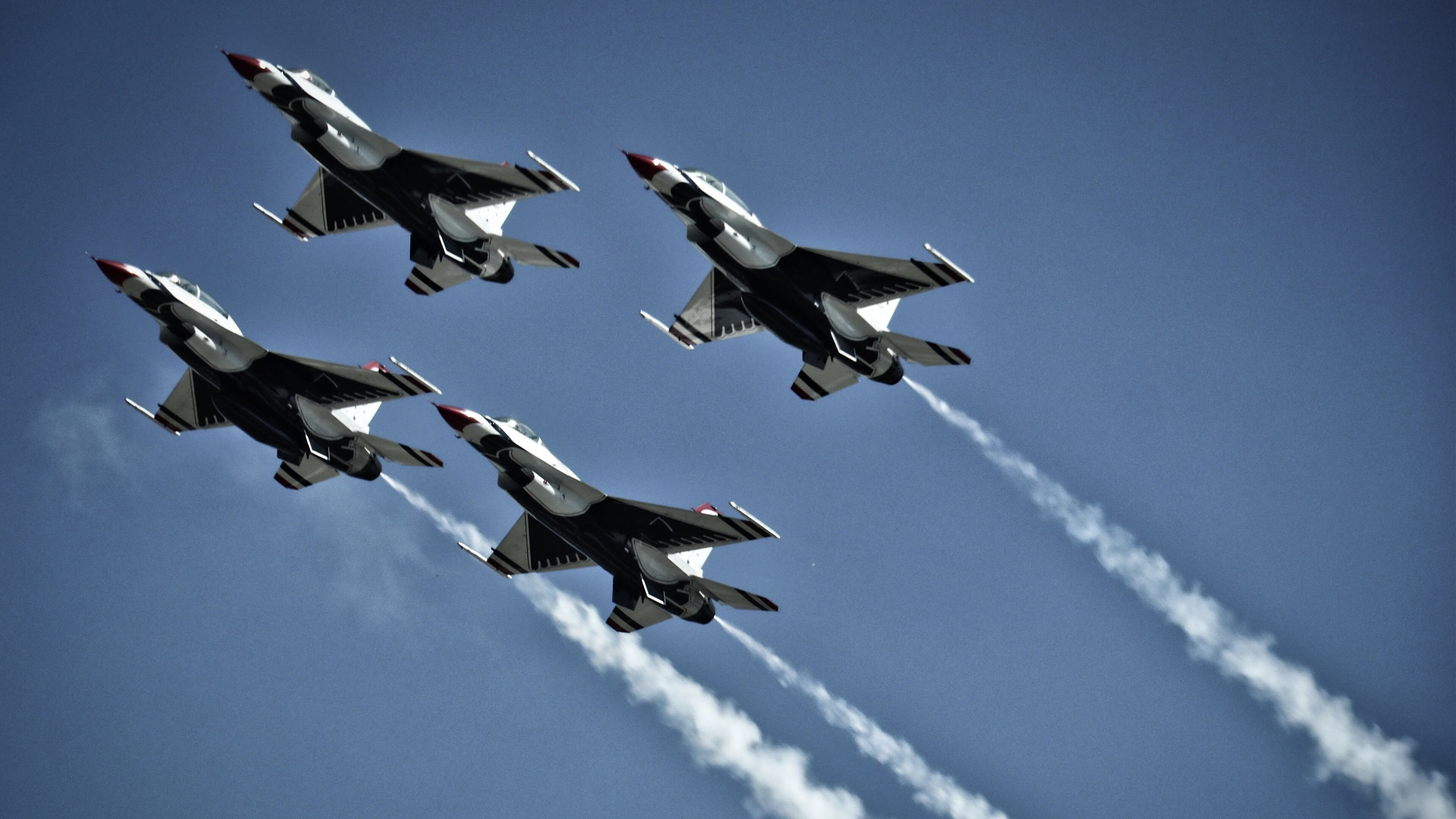 开云官方网站-巴黎圣日耳曼豪取多场胜利，稳居法甲榜首